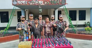 যশোরে বিপুল মাদকসহ ভারতীয় ও বাংলাদেশি নাগরিক আটক